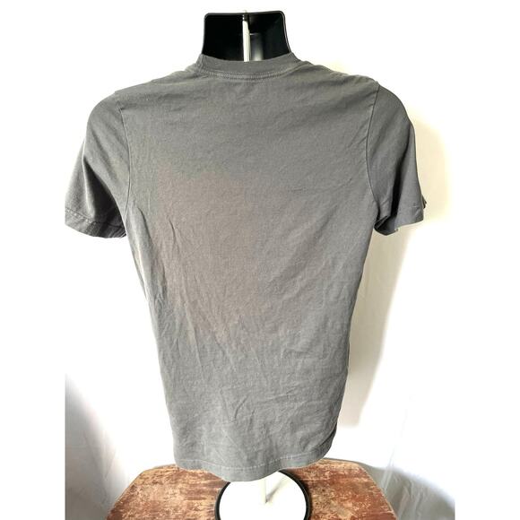 Fender Logo T-Shirt Gray Medium Guitar Music Tee - Picture 2 of 6